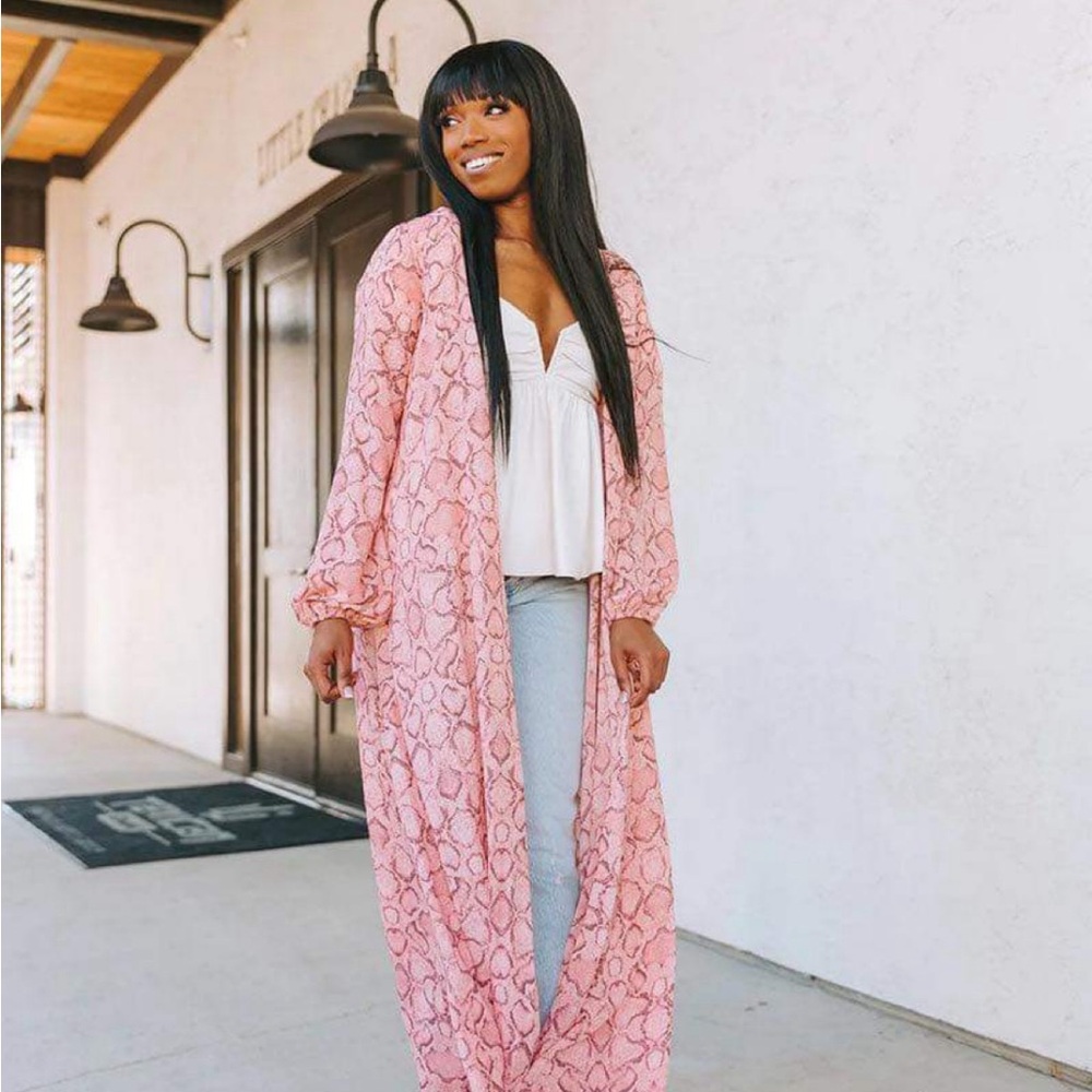 🎉 2/$55 🎉  Sale NWT Buddy Love Long Pink Kimono